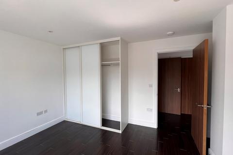 1 bedroom apartment to rent, at Lettings, Flat 10, Emerald House KT3