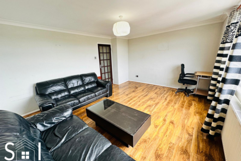 3 bedroom maisonette to rent, Percy Bryant Road, Sunbury on Thames, TW16