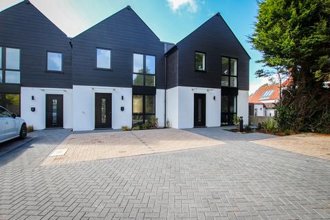 La Grande Rue, St Martin's, Guernsey, GY4