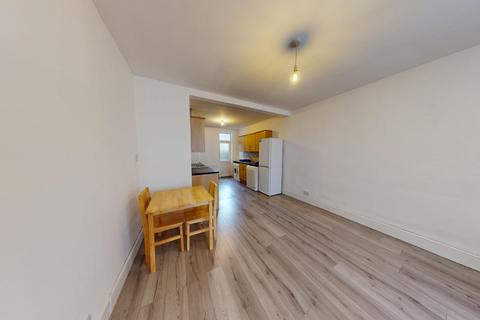 1 bedroom flat to rent, Chesterfield Road, Enfield, Greater London, EN3