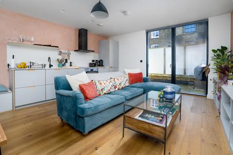 1 bedroom apartment for sale, Clarence Mews, London E5