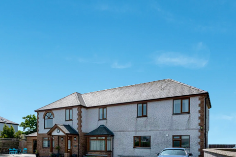 undefined, Ty Croes, Anglesey, LL63