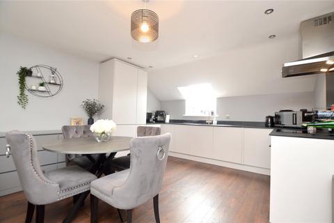 2 bedroom apartment for sale, Flat 10, Oaklands House, Rodley Lane, Leeds