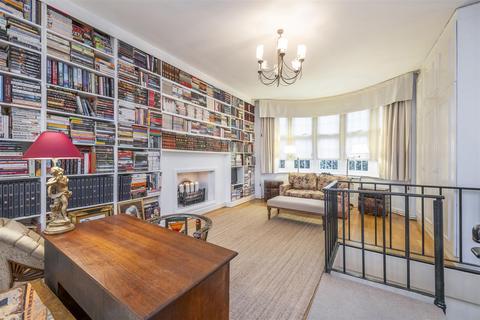 2 bedroom flat for sale, Garden Apartment, Ranulf Road, The Hocrofts, NW2