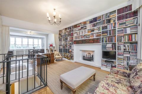 2 bedroom flat for sale, Garden Apartment, Ranulf Road, The Hocrofts, NW2