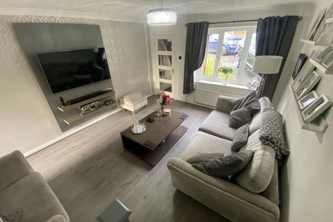 16 Charles Shaw Close, Oldham, OL4 2JN