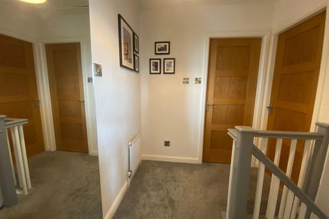 16 Charles Shaw Close, Oldham, OL4 2JN