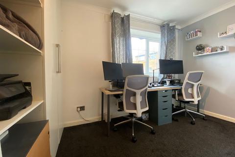 16 Charles Shaw Close, Oldham, OL4 2JN