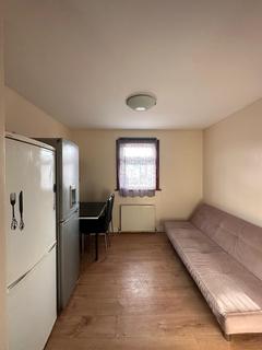 2 bedroom flat to rent, Nether Street London N12 7NN