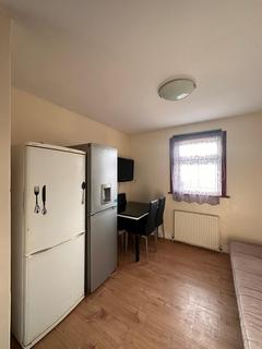 2 bedroom flat to rent, Nether Street London N12 7NN