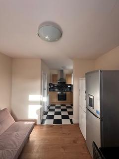 2 bedroom flat to rent, Nether Street London N12 7NN