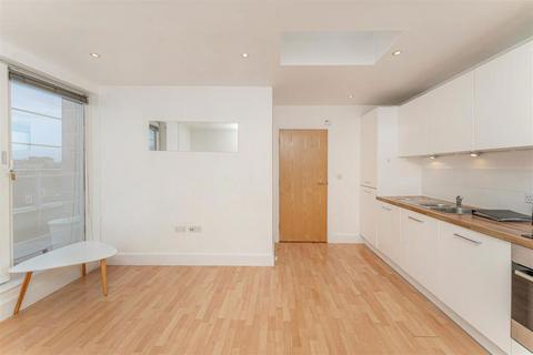 1 bedroom flat for sale, Osier Street, London, London, E1 4AP