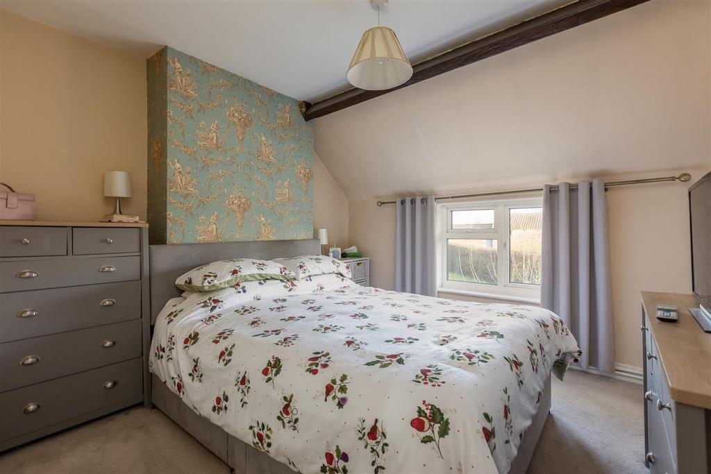 Ivy Cottage Bedroom 1-1.jpg