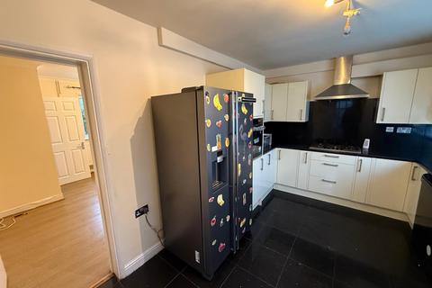 2 bedroom terraced house to rent, Burrow Road, Chigwell IG7