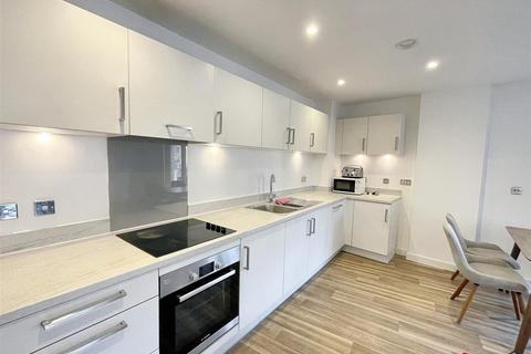 3 bedroom apartment to rent, Lexington Gardens, Birmingham B15