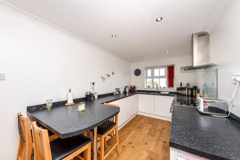 3 bedroom bungalow for sale, Rhodfa'r Carneddau, Colwyn Bay, Conwy, LL29