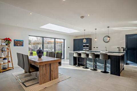 Highclere Burton Road, Rossett, Wrexham, LL12 0HU