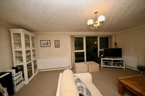 4 bedroom terraced house to rent, Beverley Gardens, Bristol