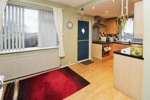 3 bedroom semi-detached house for sale, Farfield Road, Bradford BD6