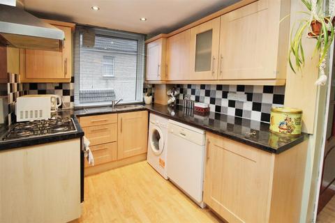 3 bedroom semi-detached house for sale, Farfield Road, Bradford BD6