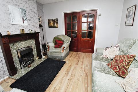 3 bedroom semi-detached house for sale, Farfield Road, Bradford BD6