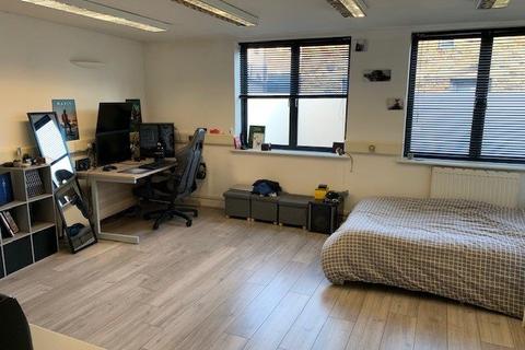 Studio to rent, Risborough Street, Waterloo SE1