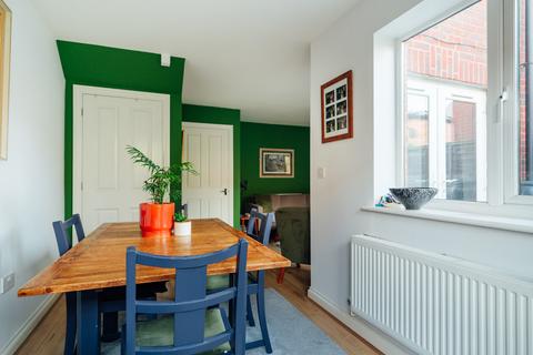 3 bedroom semi-detached house for sale, Worcester WR5