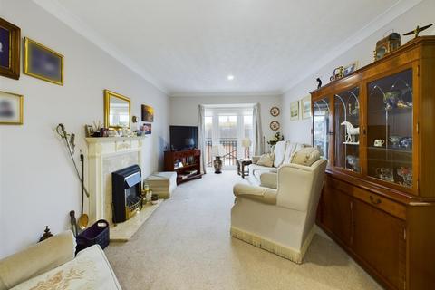 2 bedroom apartment for sale, Ashdown Court, Cromer