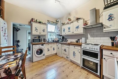 1 bedroom apartment for sale, Birkhall Road, London