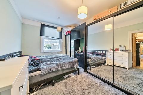 1 bedroom apartment for sale, Birkhall Road, London