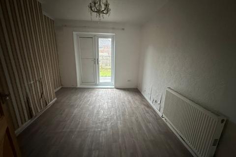 3 bedroom semi-detached house to rent, California Road, Oldbury B69