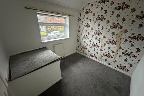 3 bedroom semi-detached house to rent, California Road, Oldbury B69