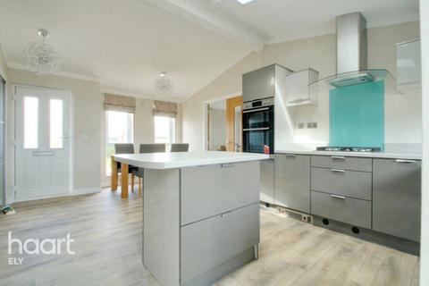 2 bedroom park home for sale, Hardwicke Fields, Haddenham