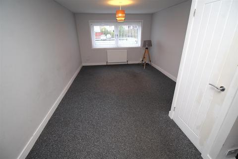 3 bedroom terraced house to rent, Marloch Avenue, Port Glasgow