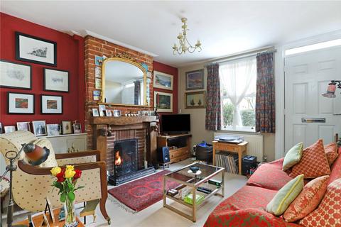 2 bedroom end of terrace house for sale, Guildford Road, Farnham, Surrey, GU9