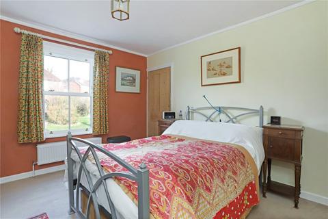 2 bedroom end of terrace house for sale, Guildford Road, Farnham, Surrey, GU9