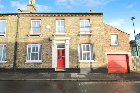 3 bedroom end of terrace house for sale, Costin Street, Bedfordshire MK40