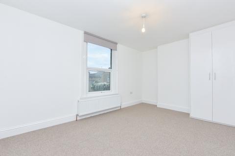 3 bedroom house to rent, Elleray Road, Teddington, TW11