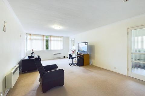 3 bedroom flat for sale, Laleham Court, Woking GU21