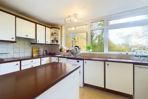 3 bedroom flat for sale, Laleham Court, Woking GU21