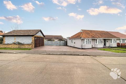 3 bedroom semi-detached bungalow for sale, Kings Crescent, Basildon SS15