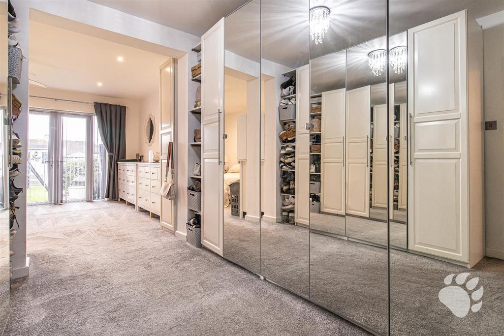 Walk-In Wardrobe