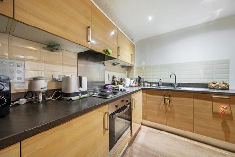 1 bedroom apartment for sale, Guildford Road, Woking, Surrey, GU22