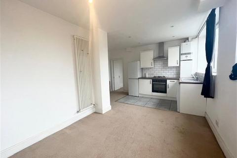 1 bedroom flat to rent, High Street, Brentford, TW8