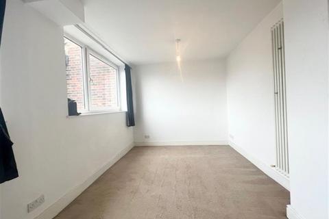 1 bedroom flat to rent, High Street, Brentford, TW8