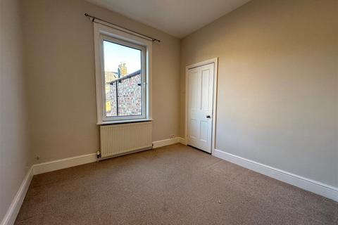 2 bedroom house to rent, Russell Street, York