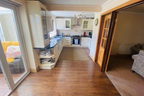 6 Queensway, Sutton Coldfield, B74 2HQ