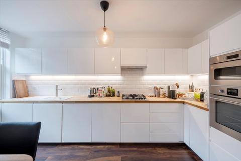 2 bedroom flat for sale, Chelsea Manor Street, London, SW3