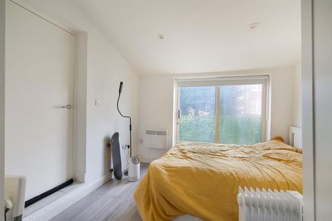 Studio for sale, Woodsome Road, London