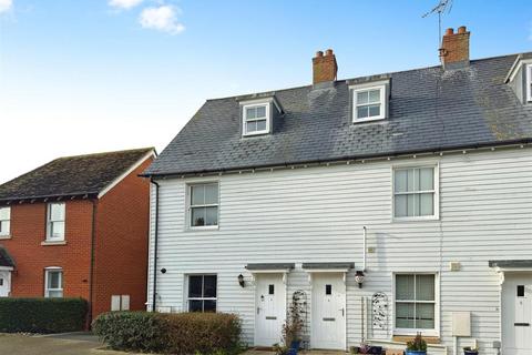 3 bedroom end of terrace house to rent, 3 All Saints Close Iwade Kent